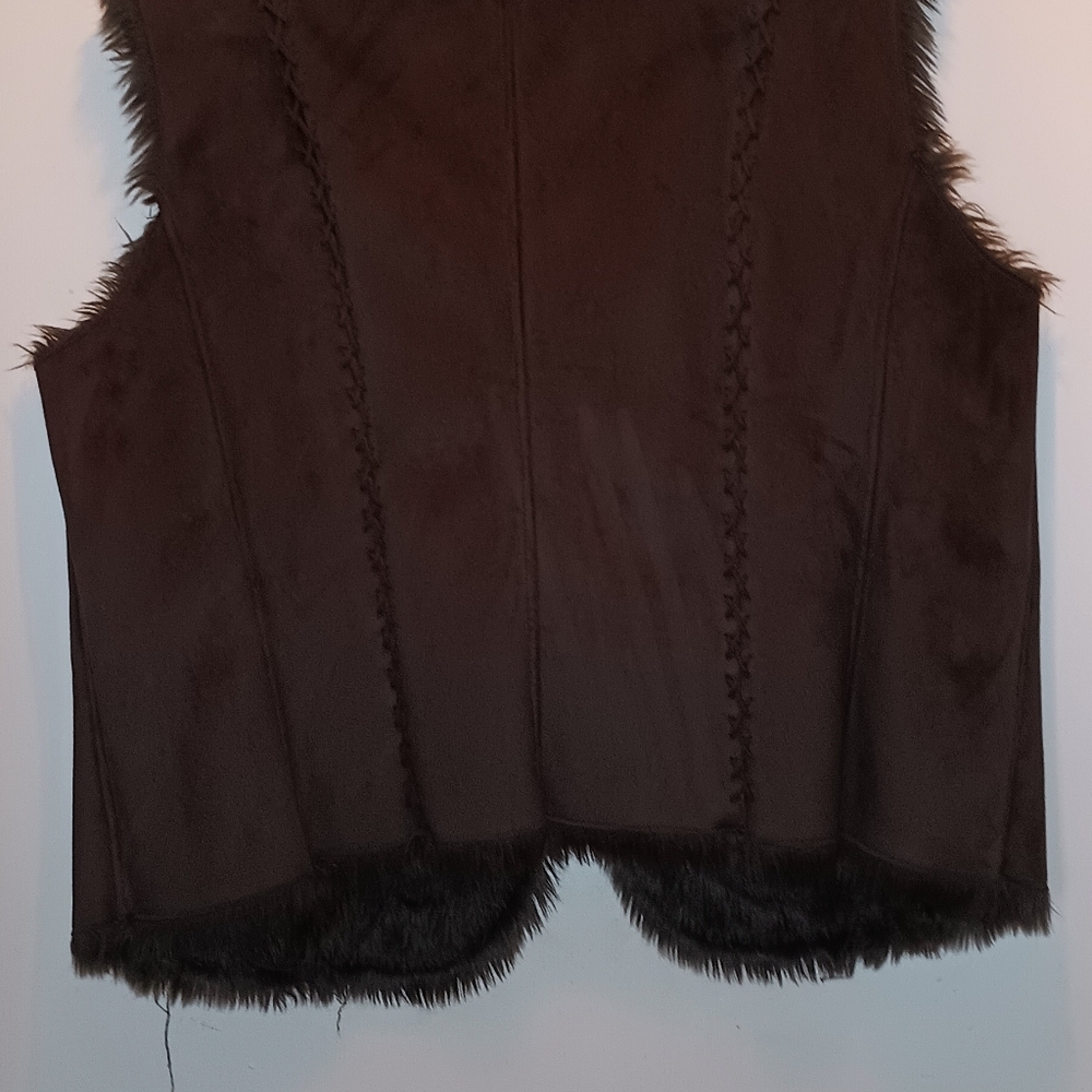 Vest - Picture 3 of 3